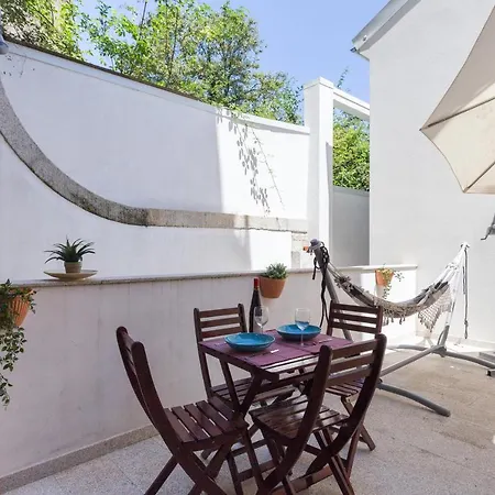 Spacious Bright Flat W/ Terrace By Host Wise Porto