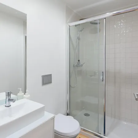 Spacious Bright Flat W/ Terrace By Host Wise Apartment *