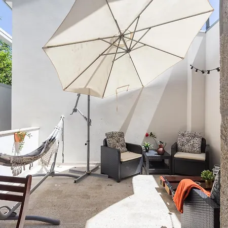 Spacious Bright Flat W/ Terrace By Host Wise *